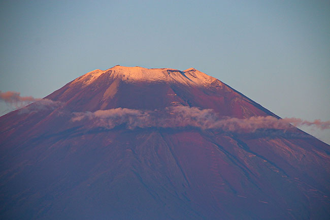 富士山頂初冠雪